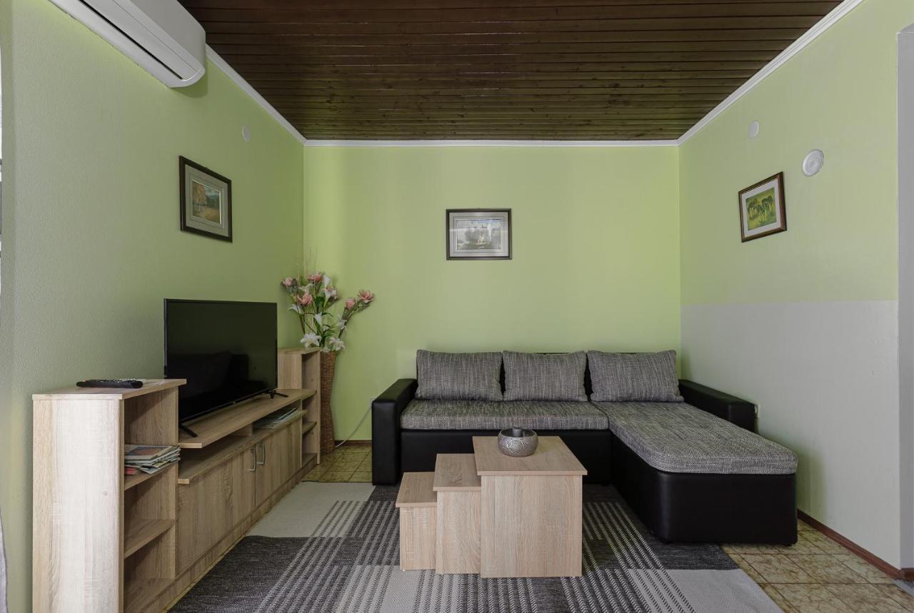 Dvi Ulike Apartament Labinci