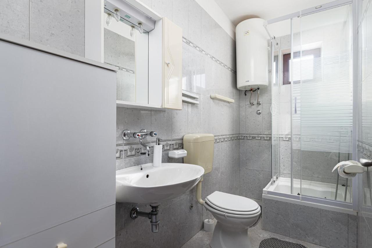 Dvi Ulike Apartament Labinci