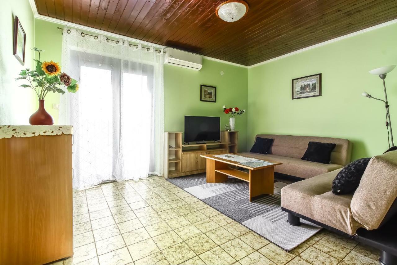 Apartament Dvi Ulike Labinci