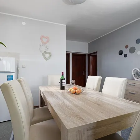 Apartament Dvi Ulike Labinci Zewnętrze zdjęcie